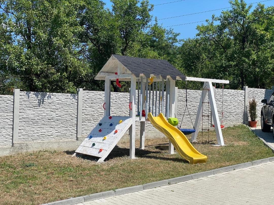 Green Hill Villa Călimăneşti Exteriér fotografie